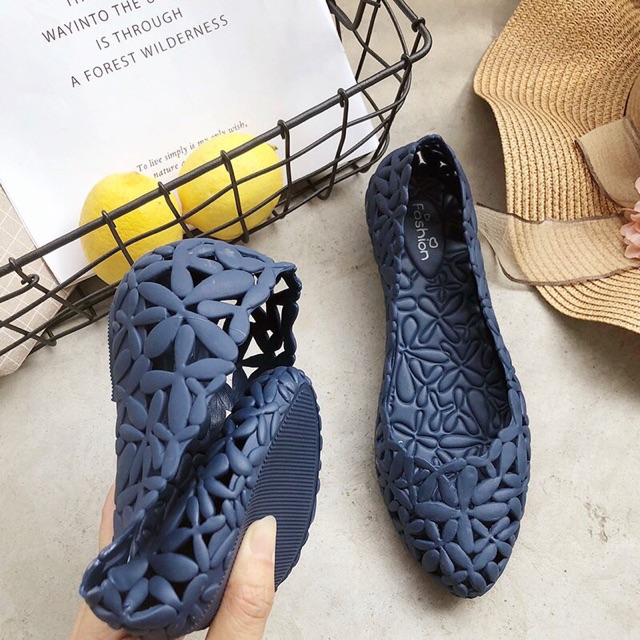 Giày nhựa dẻo siêu rẻ