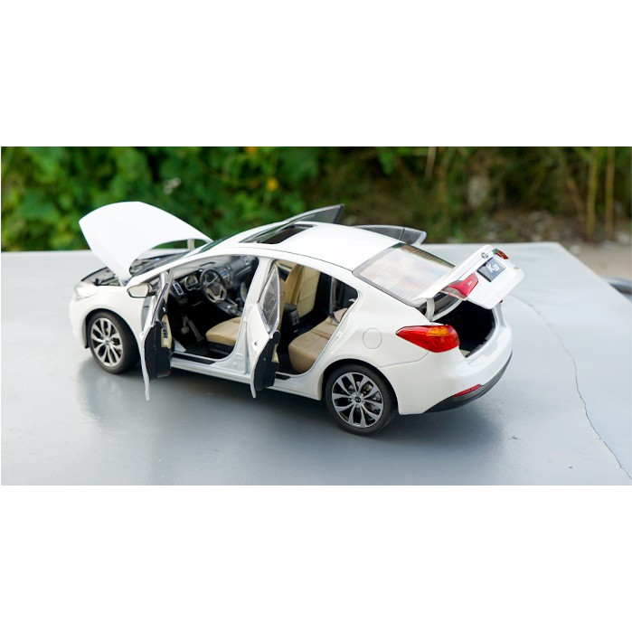 Mô Hình Xe KIA K3 Cao Cấp 1:18