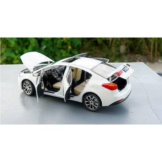 Mô Hình Xe KIA K3 Cao Cấp 1:18