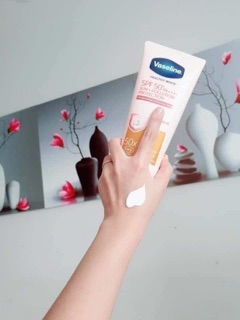 SERUM DƯỠNG THỂ VASELINE 50X