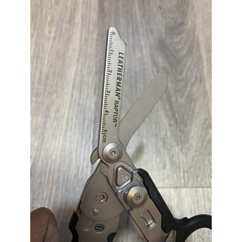 Kéo đa năng Leatherman Raptor màu đen kèm Holster,  Used đẹp Fullbox