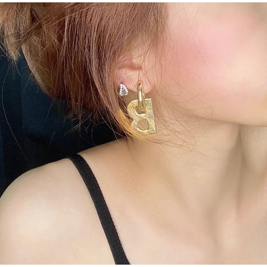 Khuyên Tai Nữ Trang Tạo Hình Chữ Cái Độc Đáo