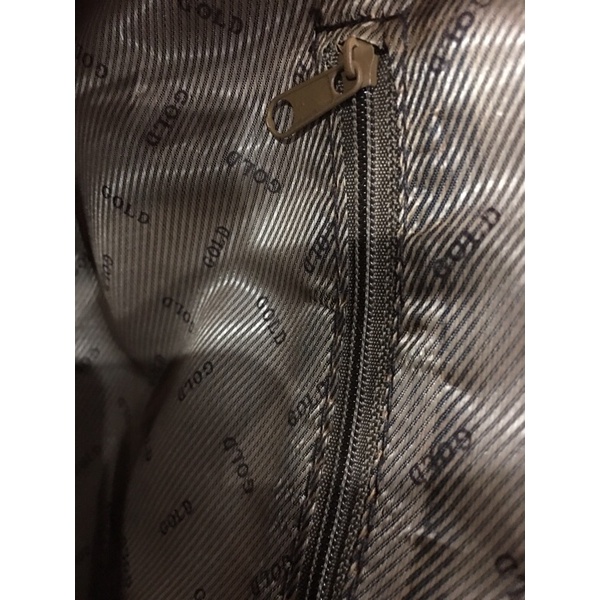 Túi si da cavas phối ren y hình