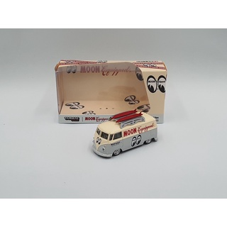 Xe mô hình volkswagen type ii panel van mooneyes 1:64 schuco x tarmac