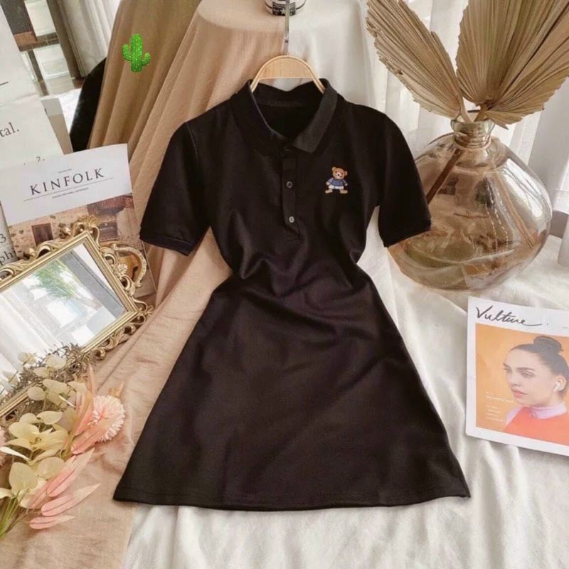 Đầm xuông cổ trụ thêu gấu