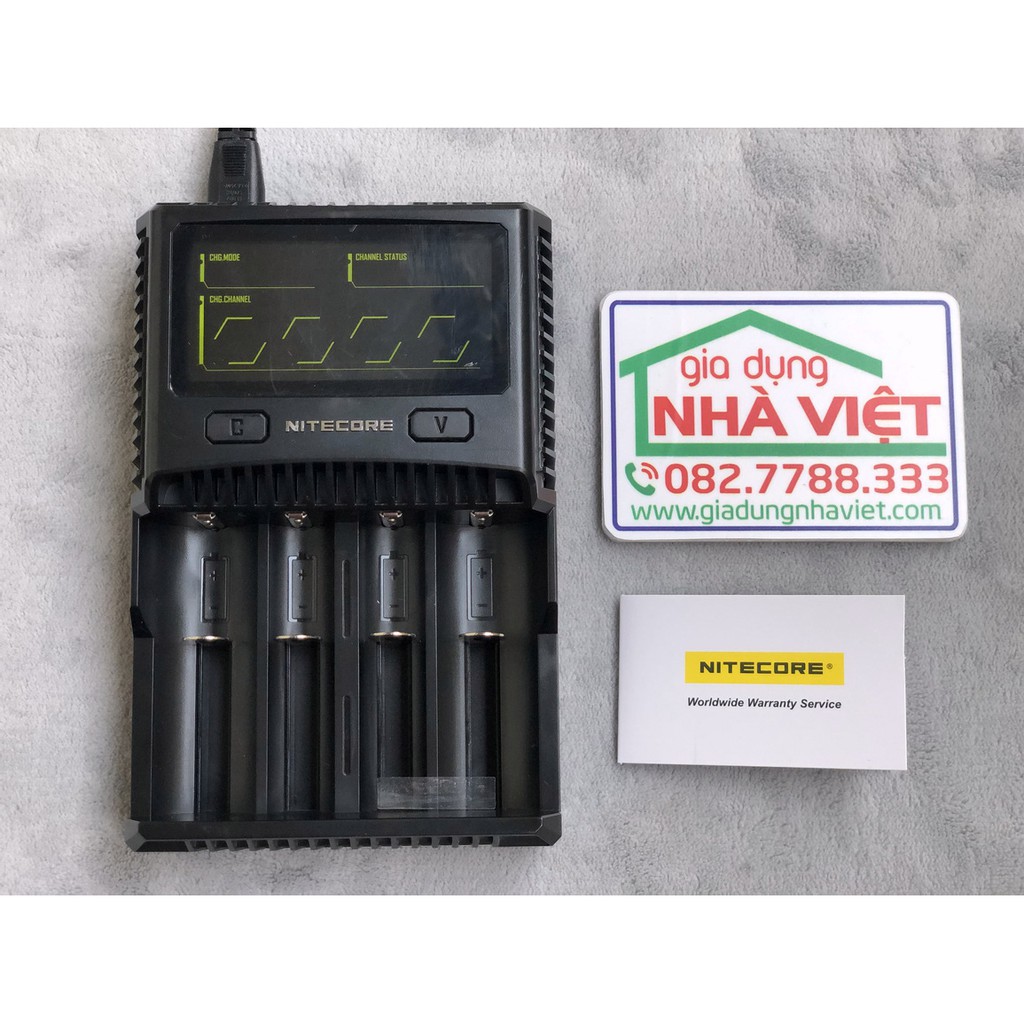 Sạc 4 pin đa năng thông minh Nitecore SC4 đo dung lượng