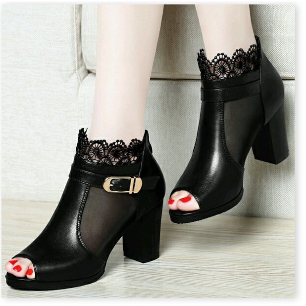 SALE GIÁ SOCK - Giày boots phối ren hoa hàng cao cấp loại I Tặng Kèm Nước Hoa