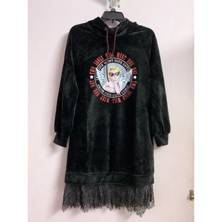 Váy nhung chân ren Cache size S