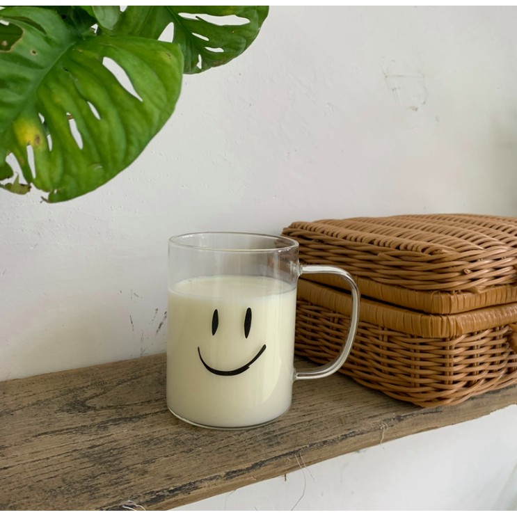 Cốc thuỷ tinh có quai mặt cười 420ml - Décor nhà Sò