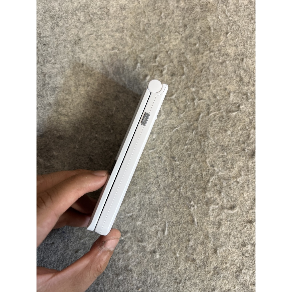 Điện thoại Fujistu Arrow F-05G trắng Chính hãng