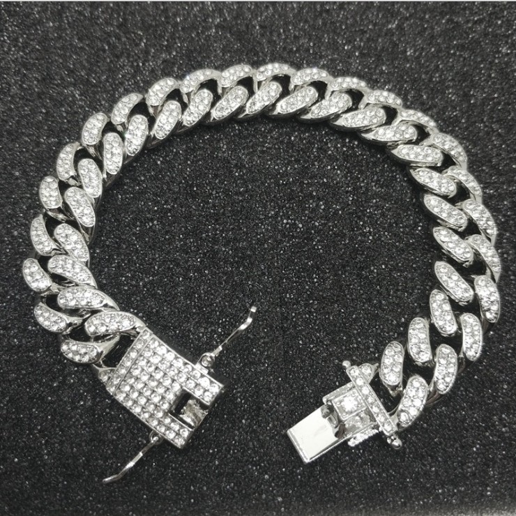 Vòng Tay Cuban, gắn đá