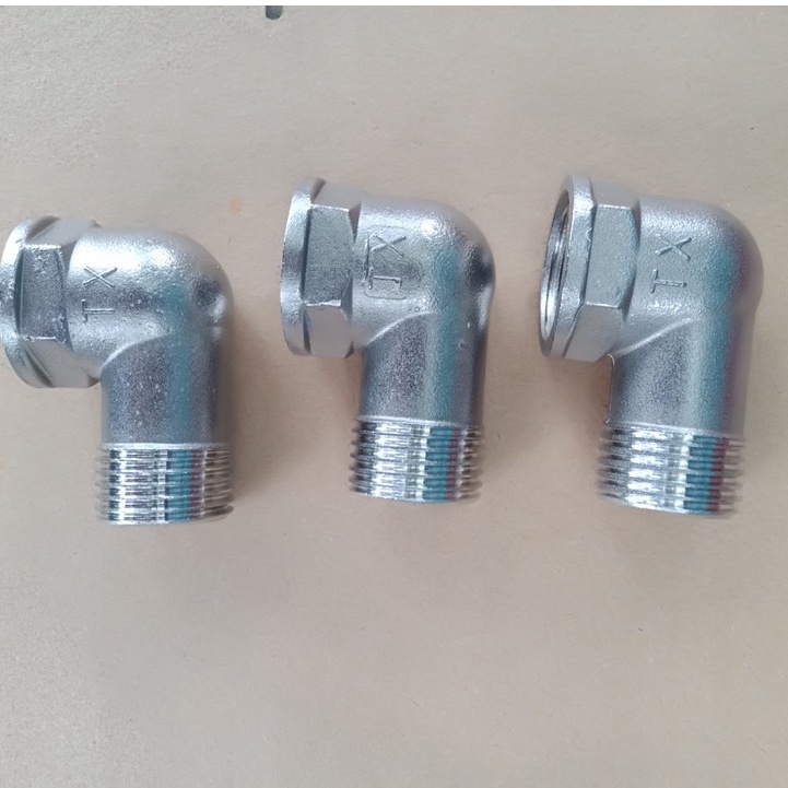 Cút  một đầu ren trong và một đầu ren ngoài 21mm