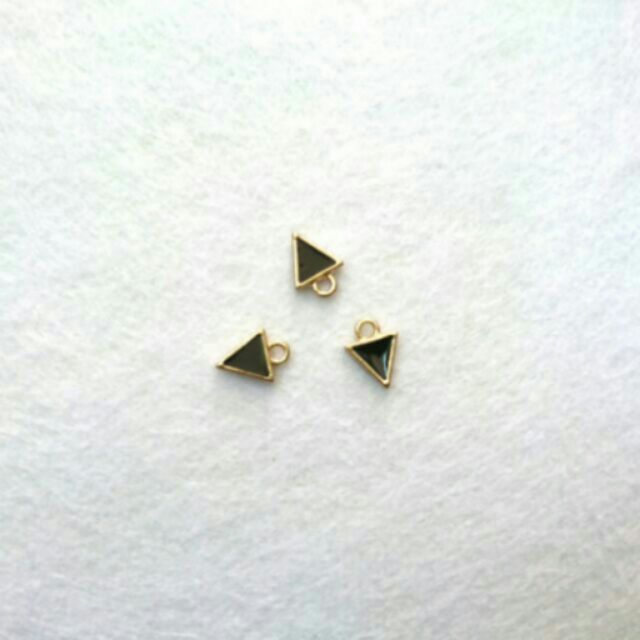 Gói 10 mặt men tam giác nhỏ