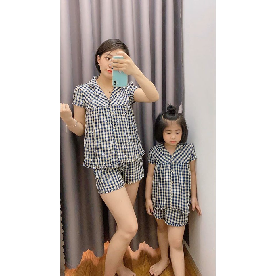 Sét mẹ con kẻ Karoll, có phân loại bán lẻ mẹ riêng con riêng NH19.111 con K20.23