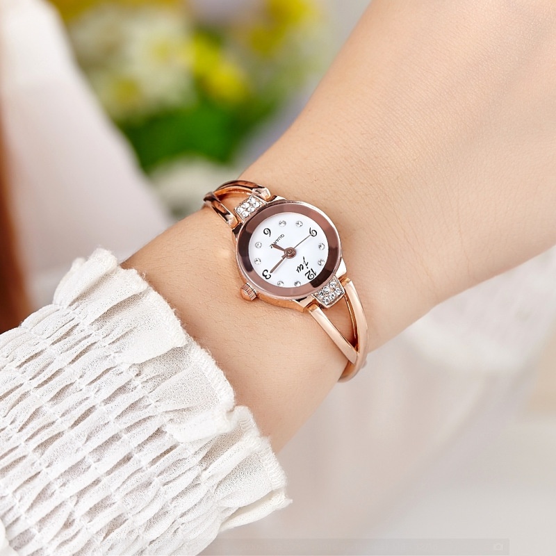 Đồng hồ thời trang nữ Đồng Hồ Đeo Tay Điện Tử Dây Thép Trang Trí Thời Trang Phong Cách Hàn Quốc Cho Nữ Sinh