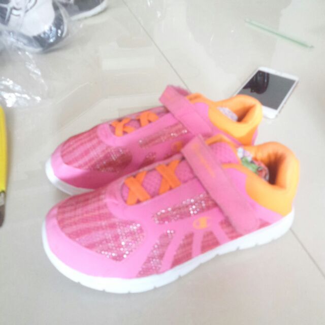 Giầy Lê Thị Hải 2 đôi 150k