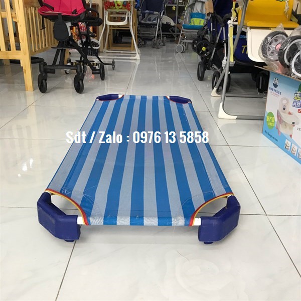 Giường Lưới Mầm Non Thoáng Mát Có 2 Thanh Đỡ An Toàn Cho Bé 120x60x10cm