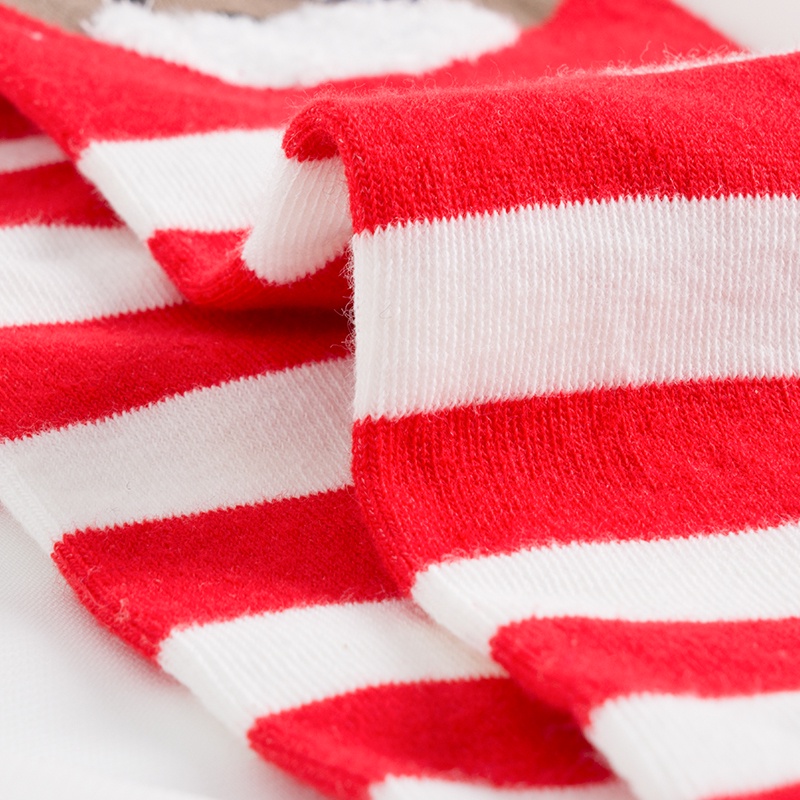 Đôi vớ họa tiết giáng sinh dễ thương bắt mắt