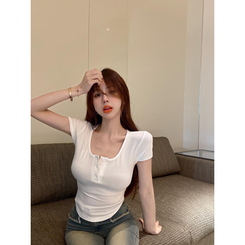 Áo croptop trơn cúc ngực đuôi tôm dáng ôm body cá tính/ Áo crt nữ cổ vuông cộc tay 2 màu mặc tôn dáng FSW