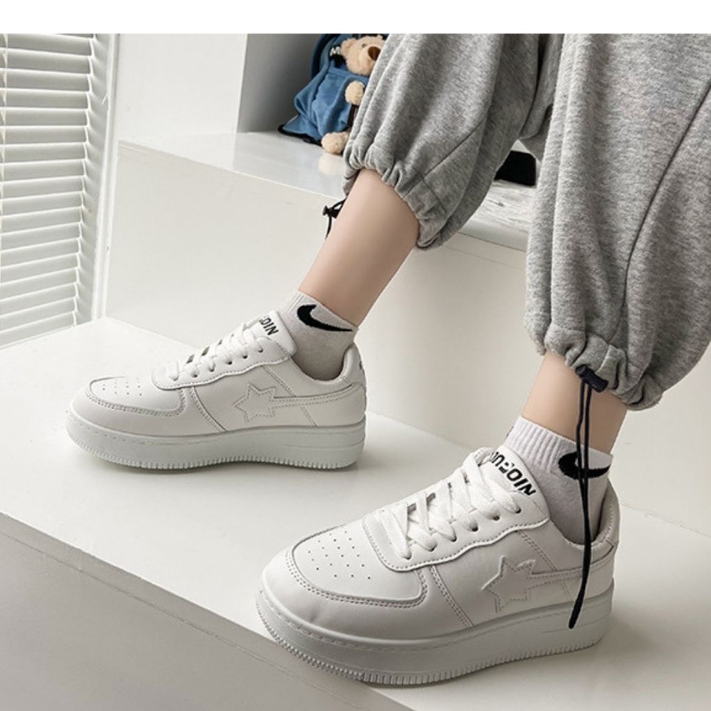 Giày thể thao nữ hình ngôi sao HOTTREND 2022 phong cách Hàn Quốc đế cao su đúc cao 3cm chất da mềm dễ làm sạch DOZIMAX