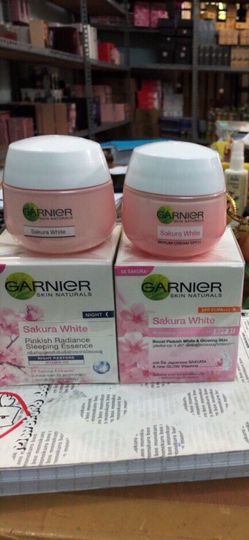 KEM DƯỠNG TRẮNG DA GARNIER SAKURA WHITE - KEM Ngày