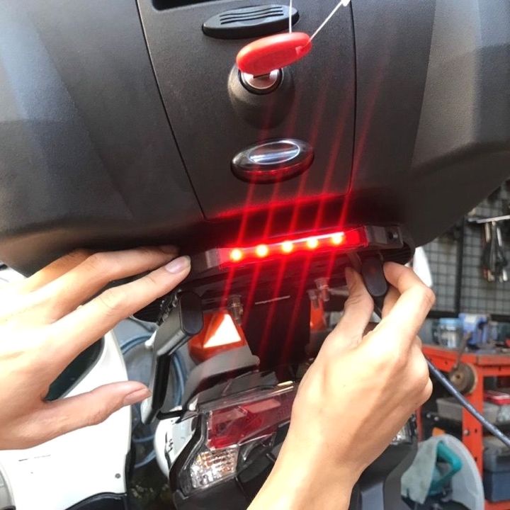 Đèn Stop Gắn Đế Thùng Givi, Đèn Hậu, Đèn Led Cảnh Báo Dừng Givi Chính Hãng Đảm Bảo An Toàn