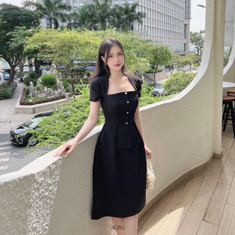 Ciara dress / Váy ngắn tay dáng xoè phối cúc trang trí