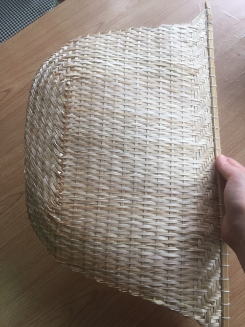 Quạt nan tre việt nam , bà ngoại đan, handmade, siêu bền đẹp. Bamboo fan of VietNam.