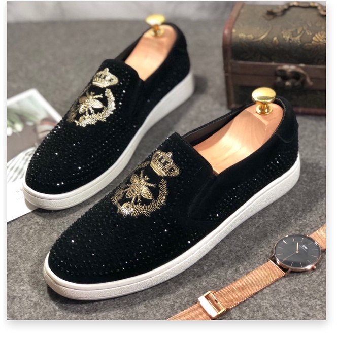𝔹𝕆𝕊𝕊 𝕊ℍ𝕆𝔼𝕊 🌈 Giày lười nam vải nỉ đính đá đen thêu onh nhũ vàng