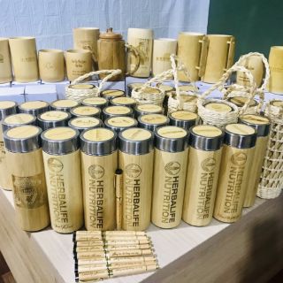 Bình giữ nhiệt ốp tre khắc hình