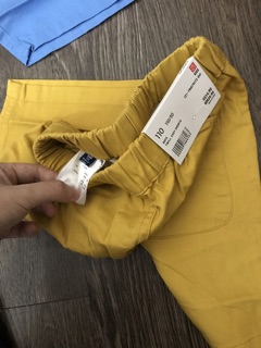 Quần kaki uniqlo bé trai