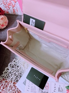 Túi hàng xuất dư