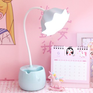 ĐÈN BÀN HỌC TRÁI TIM CUTE