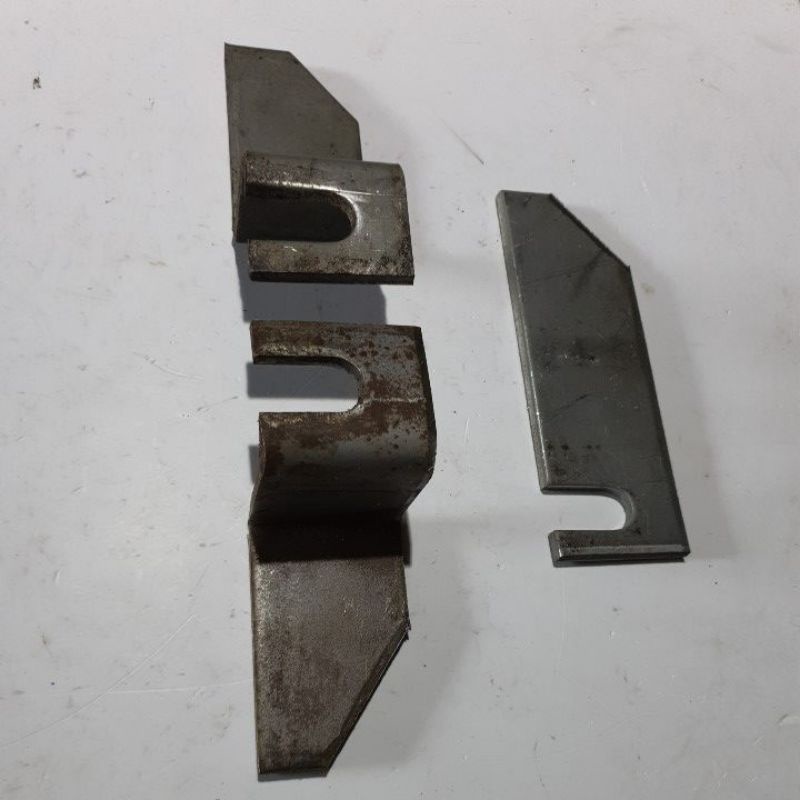 TAI KHÓA THÙNG XE Ô TÔ TẢI