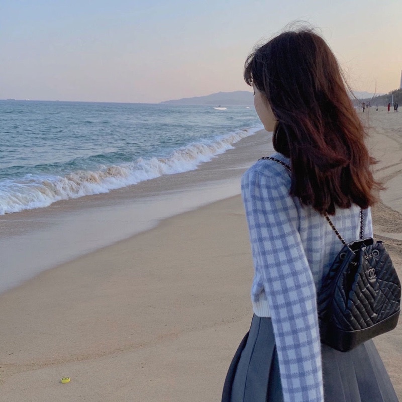 [CÒN HỒNG] Áo len dệt kim kiểu dáng crotop họa tiết kẻ mặc thu đông | BigBuy360 - bigbuy360.vn