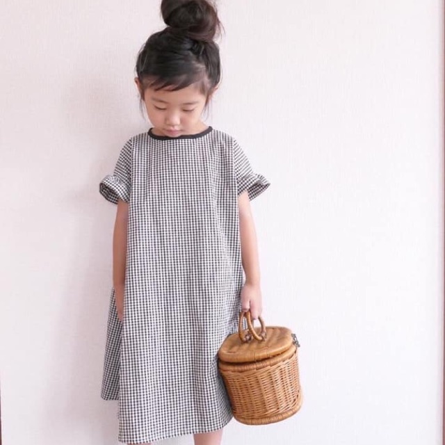 Váy kẻ có màu khác kẻ khác