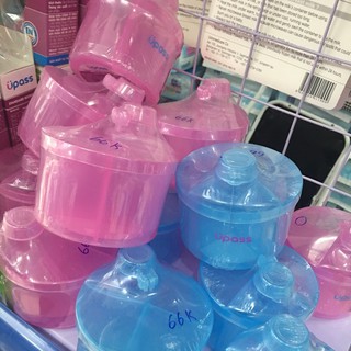 Hộp chia sữa tròn lùn không BPA Upass UP8005XX/HH có 2 màu hồng và xanh