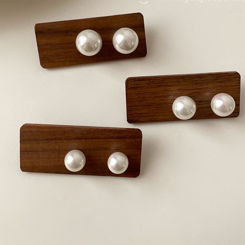 Khuyên Tai Đính Hạt Ngọc Trai