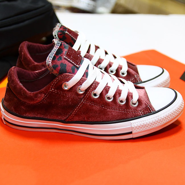Giày Converse madison thấp cổ vải nhung đỏ đô CTVD52