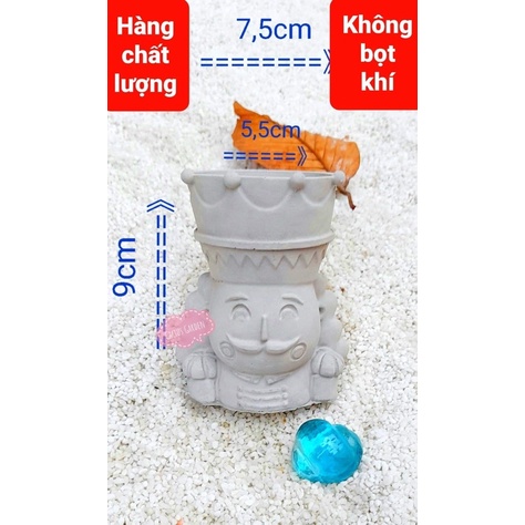 Chậu xi măng mini hình nhân vật