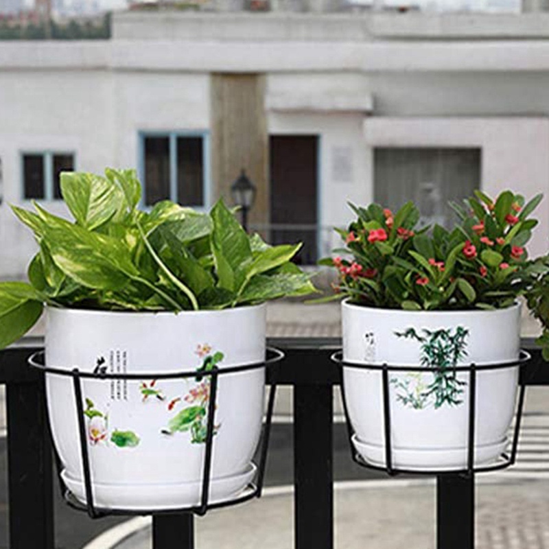 Set 4 Giá Đỡ Chậu Hoa / Cây Cảnh Bằng Kim Loại Gắn Hàng Rào Tiện Dụng
