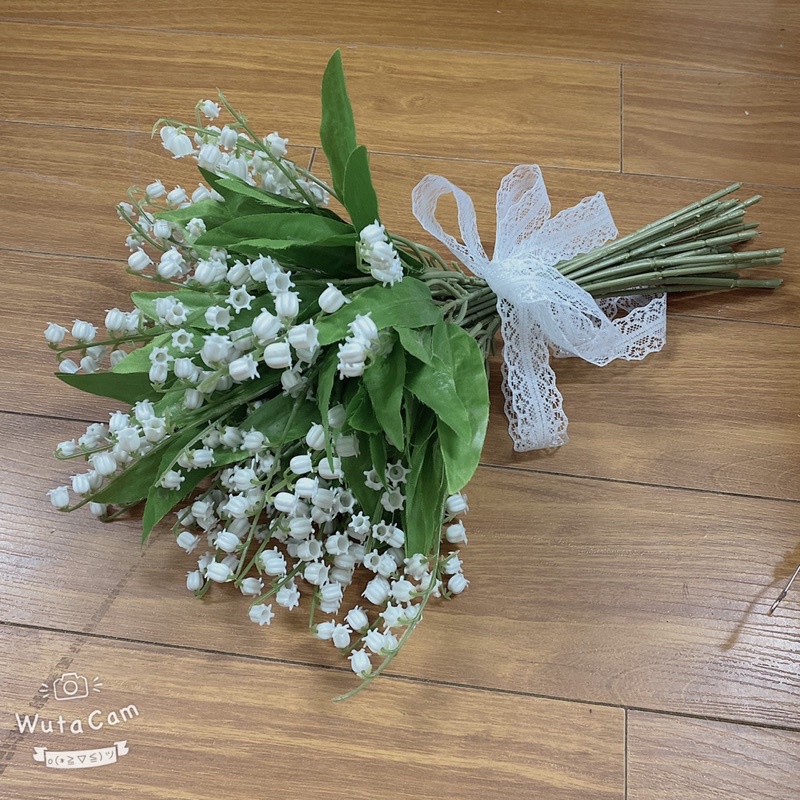 hoa cầm tay cô dâu - hoa chuông (mã HCTAY10)