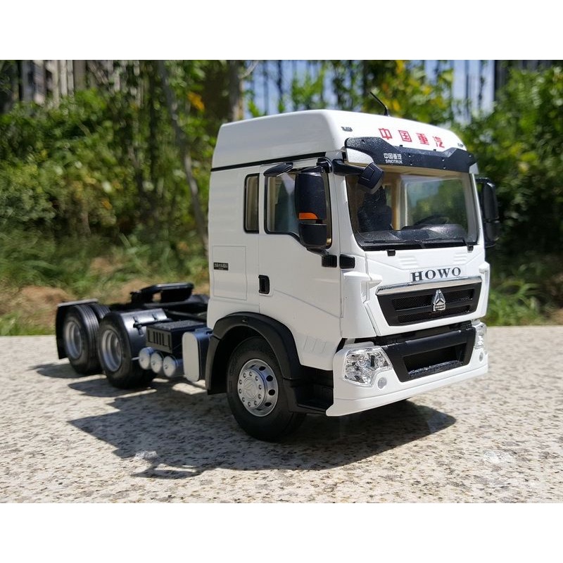 Xe mô hình đầu kéo Sinotruck HOWO TX kim loại 1:24