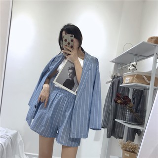 Set áo blazer và quần shorts