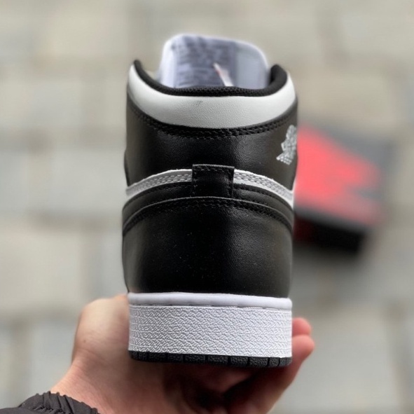 Giày Jordan 1 cổ cao, giày sneaker nam nữ đen trắng hot trend | BigBuy360 - bigbuy360.vn
