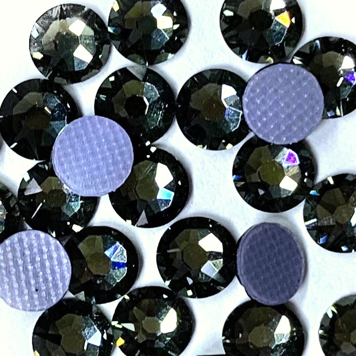 Đá nail - Mã SNG 820 . Đá Chân Lưới "Black D.A.M" 16 khía siêu bắt sáng, đính trang trí móng siêu lấp lánh.