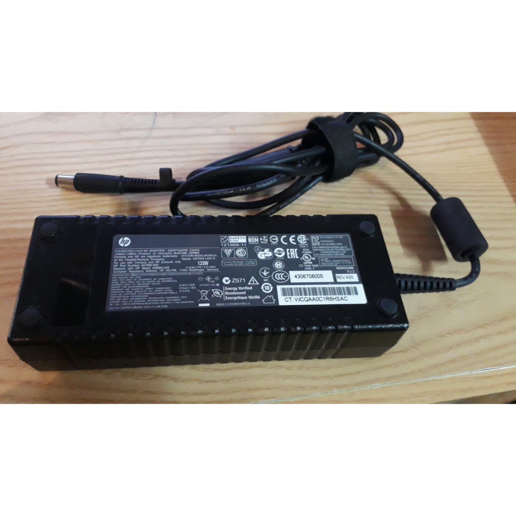 Sạc laptop HP 19.5V 6.9A 135W, chân kim, đầu to xịn, hàng zin cũ bóc máy giá phải chăng.