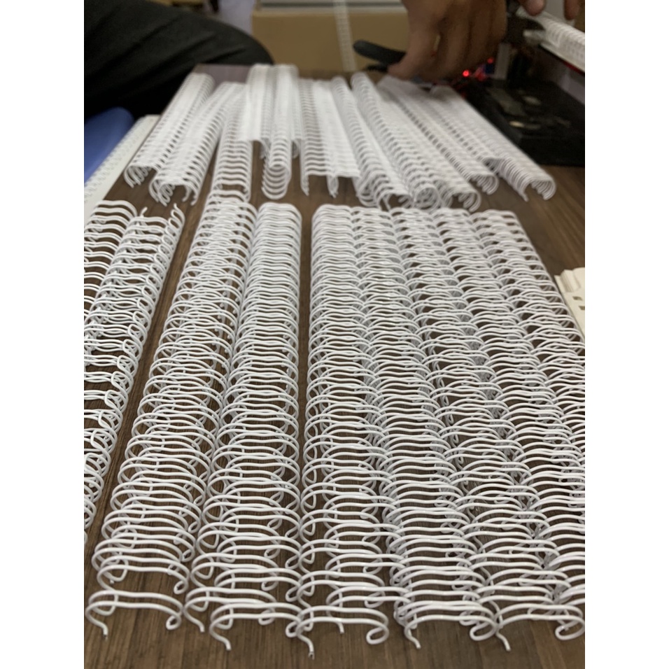 Lò Xo Gáy Kẽm 3/8"  Sử Dụng Để Đóng Cuốn, Đóng Lịch Bàn, Sổ Tay....Cắt Theo Yêu Cầu