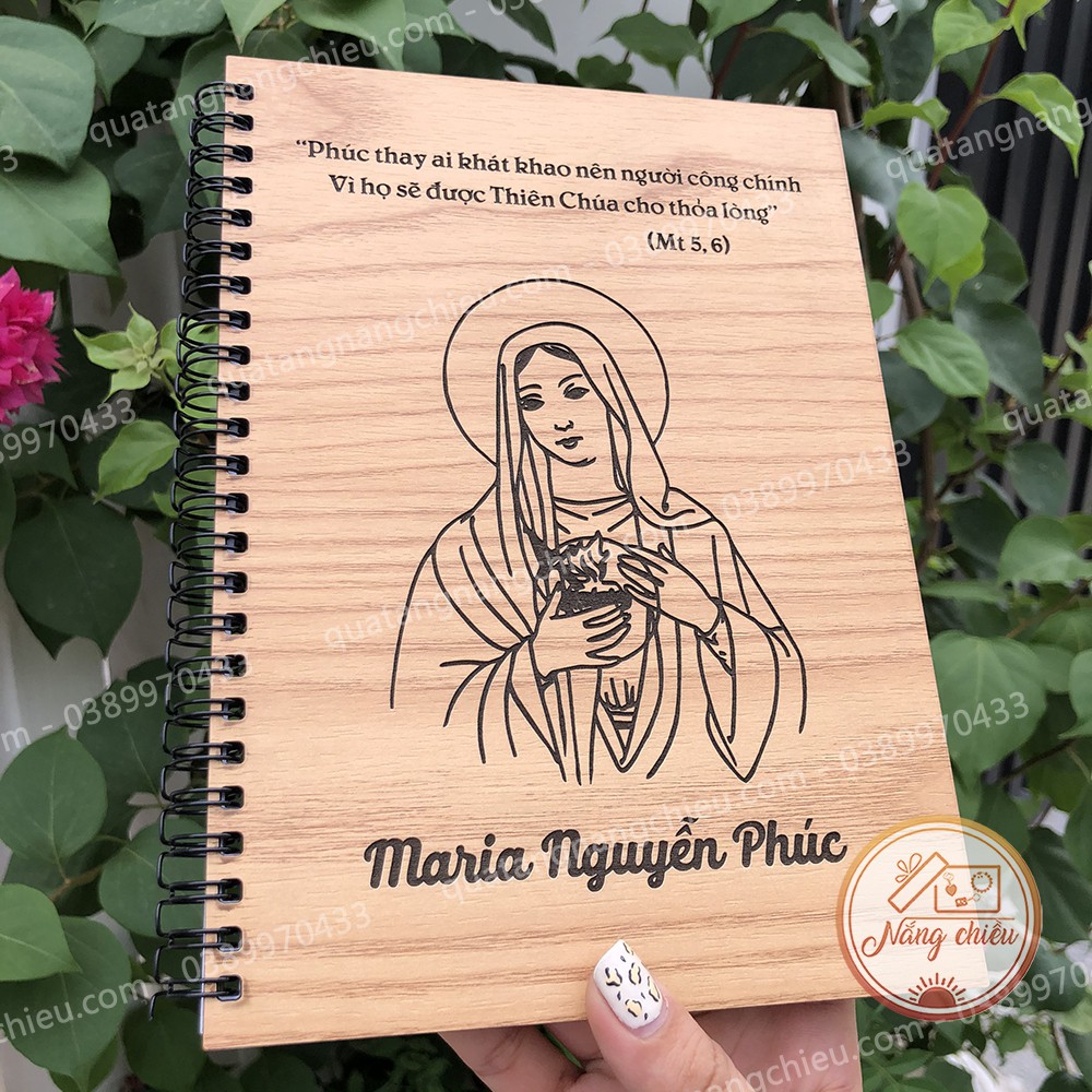 Sổ gỗ khắc hình Đức mẹ Maria_ Gáy lò xo, bìa gỗ khắc hình theo yêu cầu