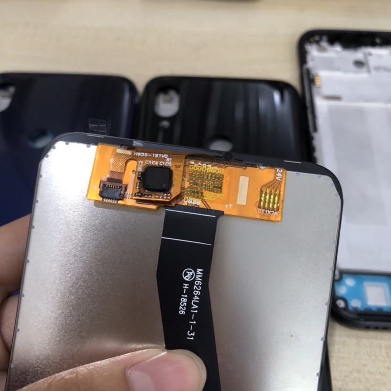 Combo Bộ Vỏ Sườn + Màn Hình Xiaomi Redmi 7 Zin Hàng Cao Cấp .( kèm bộ ốc vít )